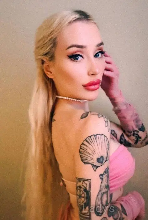 Profil de Madeleine, 50 ans, Escort girl à LeBouillon