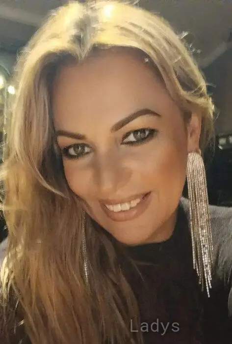 Profil de Laurence, 35 ans, Escort girl à Moon-sur-Elle
