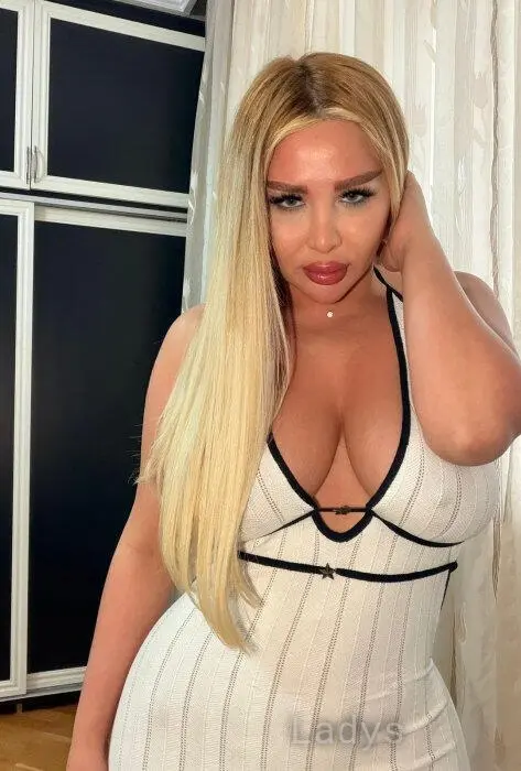 Profil de Maeva, 27 ans, Escort girl à Voulgézac