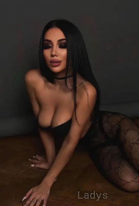 Profil de Justine, 36 ans, Escort girl à Valz-sous-Châteauneuf
