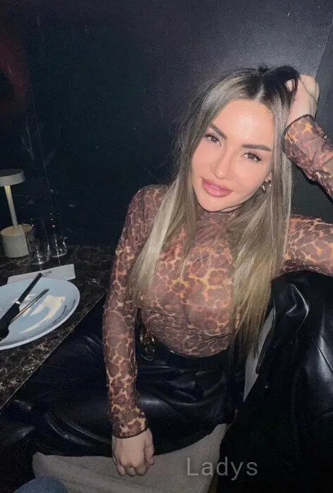 Profil de Ines, 45 ans, Escort girl à Gravelines