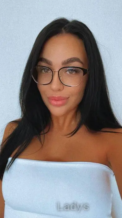 Profil de Emma, 18 ans, Escort girl à Colonfay